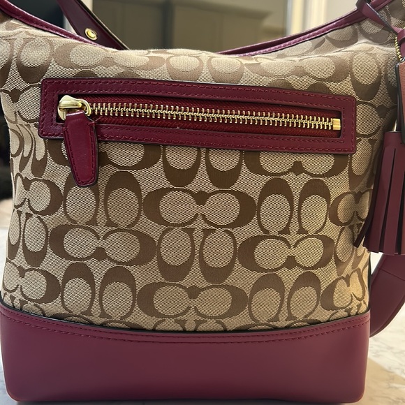 Coach adjustable strap bucket bag EUC! - Picture 15 of 17